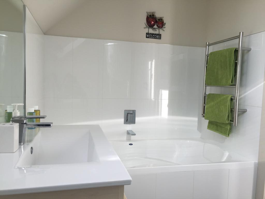Davidsons Luxury Homestay Lower Hutt Exterior foto